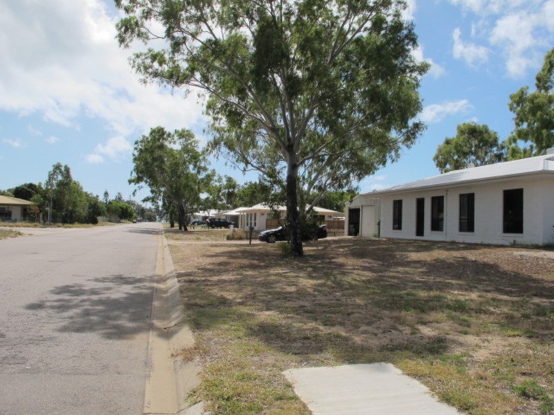 24 Crofton Street, Bowen QLD 4805