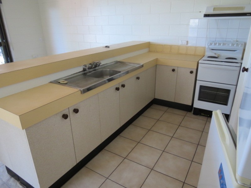 4/10 Poinciana  Drive, Bowen QLD 4805