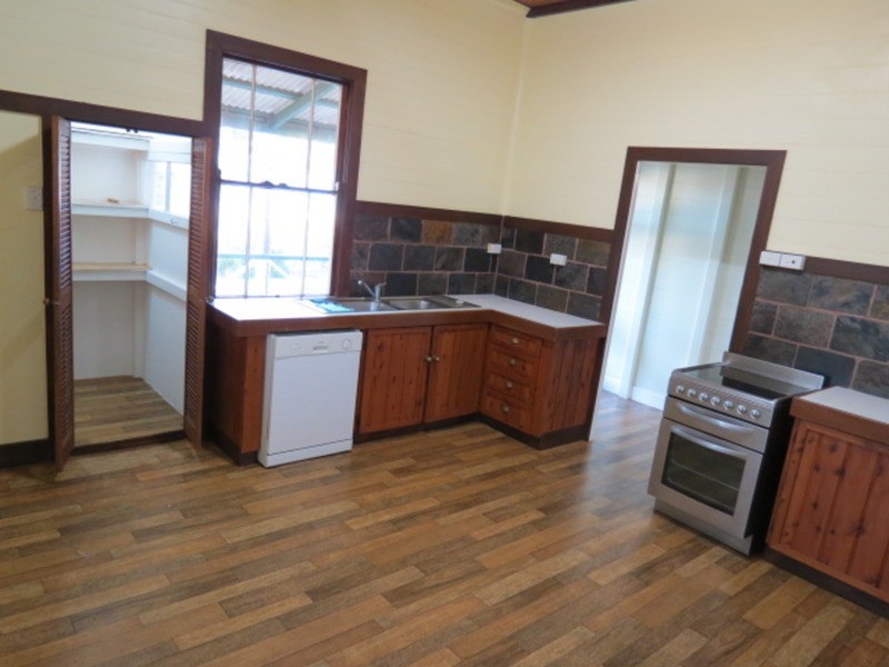 11 Thomas Street, Bowen QLD 4805