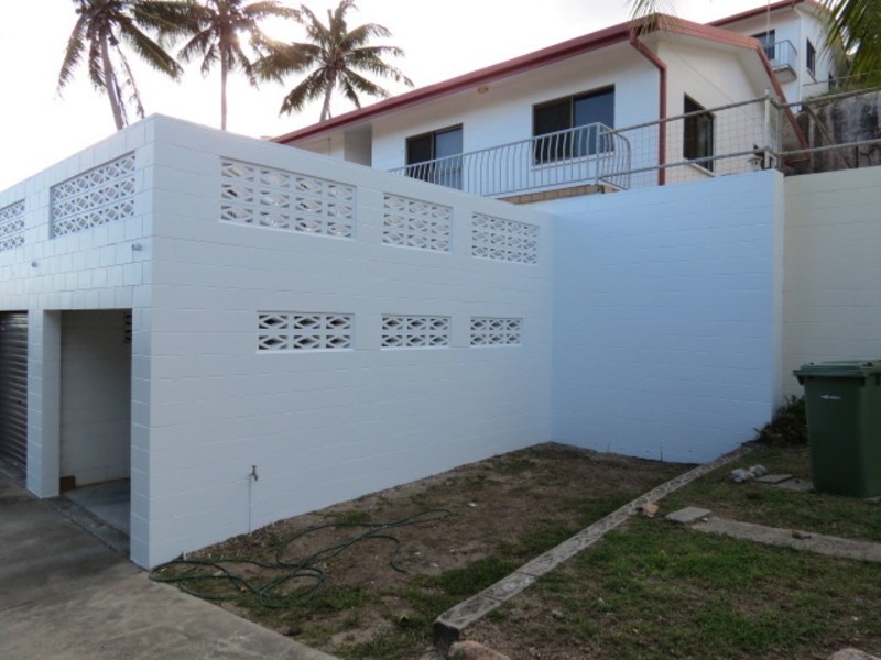 2/10 Poinciana Drive, Bowen QLD 4805