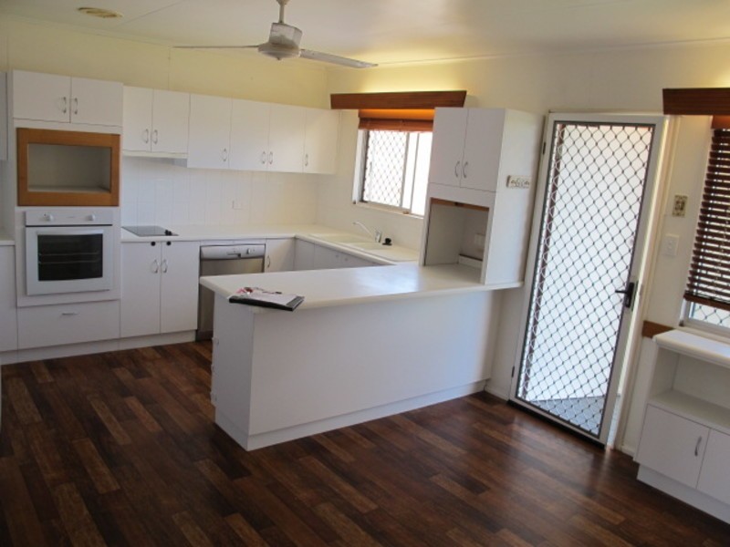 18 Daniel Street, Bowen QLD 4805