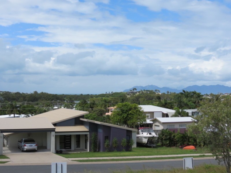 7 Allan Place, Bowen QLD 4805