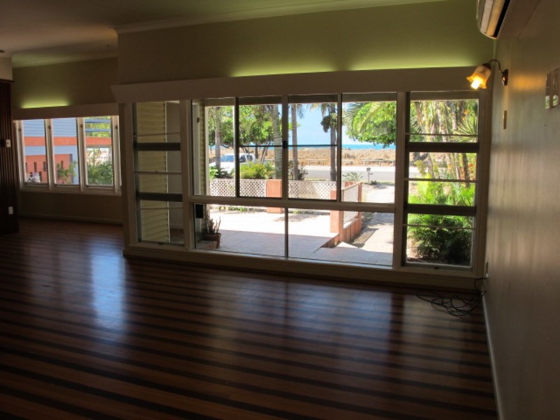 55 Esplanade, Bowen QLD 4805