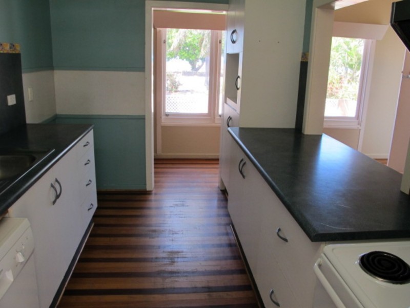 55 Esplanade, Bowen QLD 4805