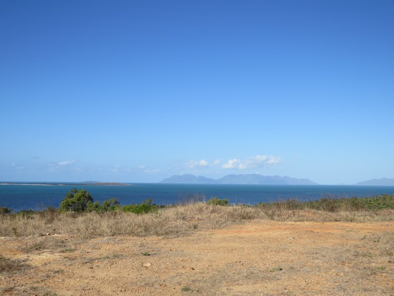 25 Harbour View Terrace, Bowen QLD 4805