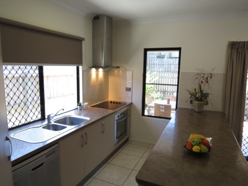 7/11 Kennedy Street, Bowen QLD 4805