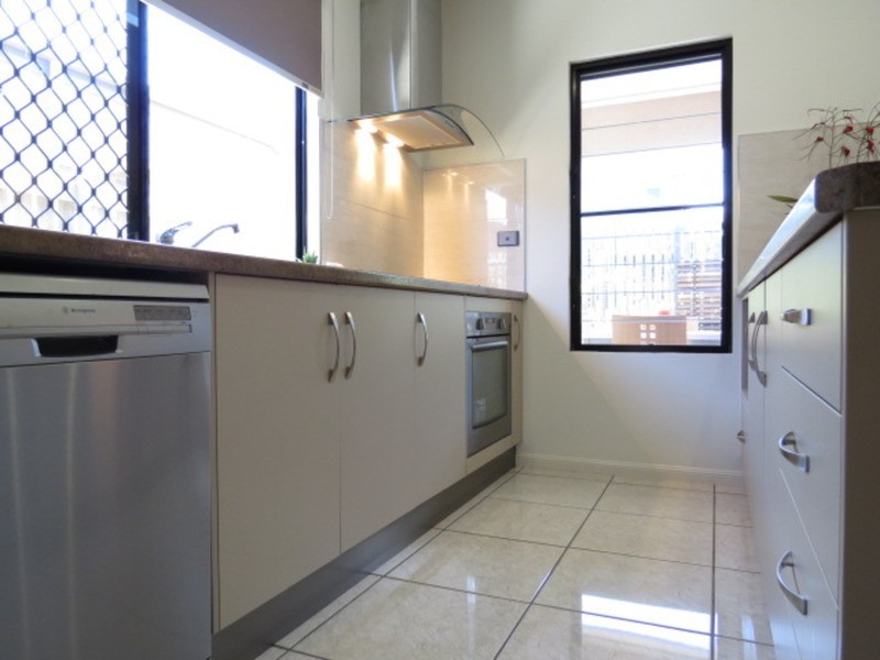 7/11 Kennedy Street, Bowen QLD 4805