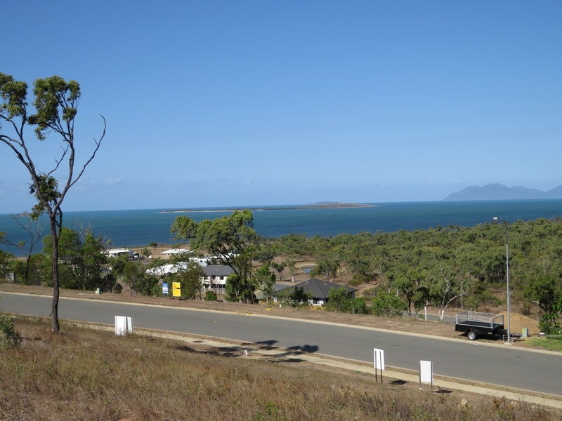 11 Grandview Terrace, Bowen QLD 4805