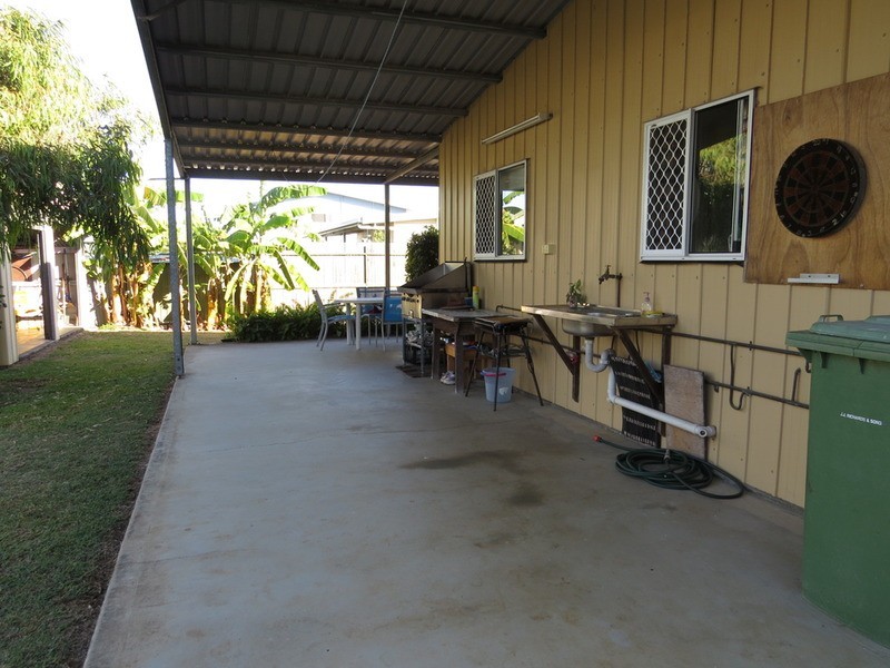 42 Pitcain Avenue, Bowen QLD 4805