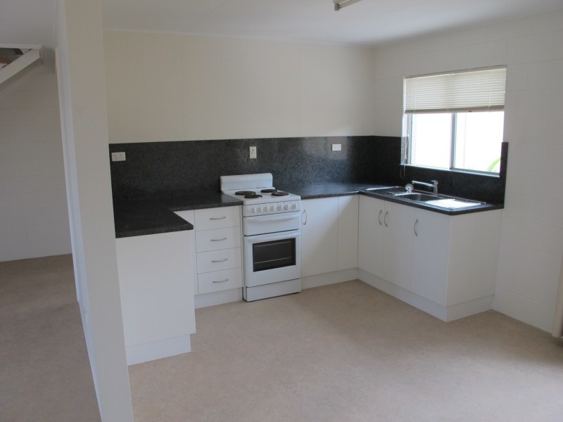 3/121 Herbert Street, Bowen QLD 4805