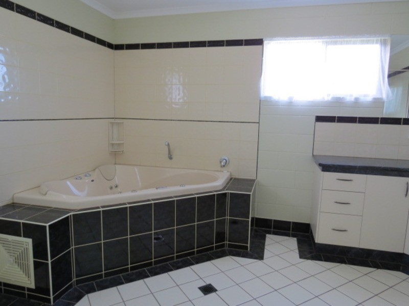 75 Flemington Road, Bowen QLD 4805