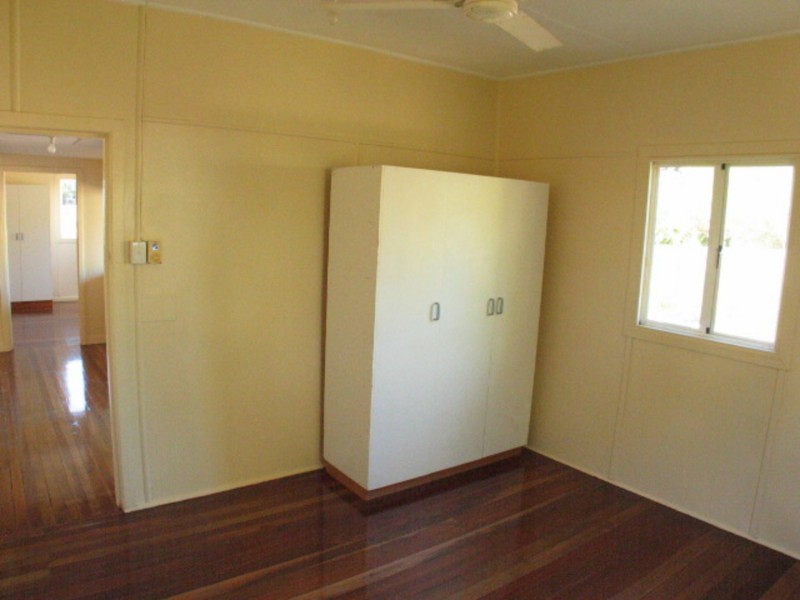 6 Bull Crescent, Bowen QLD 4805