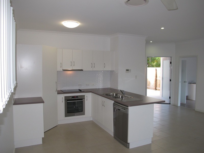 1/22 Tracey Street, Bowen QLD 4805