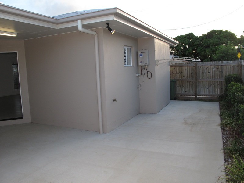 1/22 Tracey Street, Bowen QLD 4805