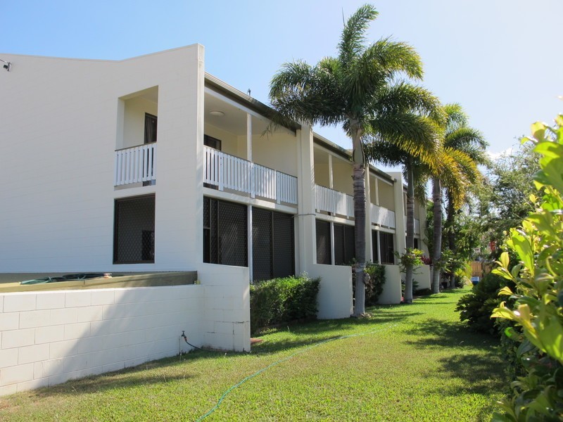 1/60 Herbert Street, Bowen QLD 4805