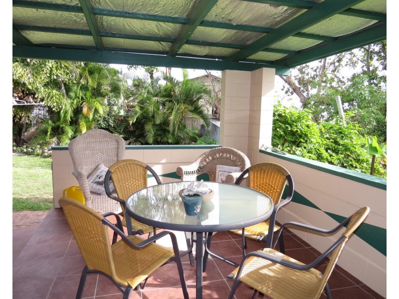 9 Sunset Crescent, Bowen QLD 4805