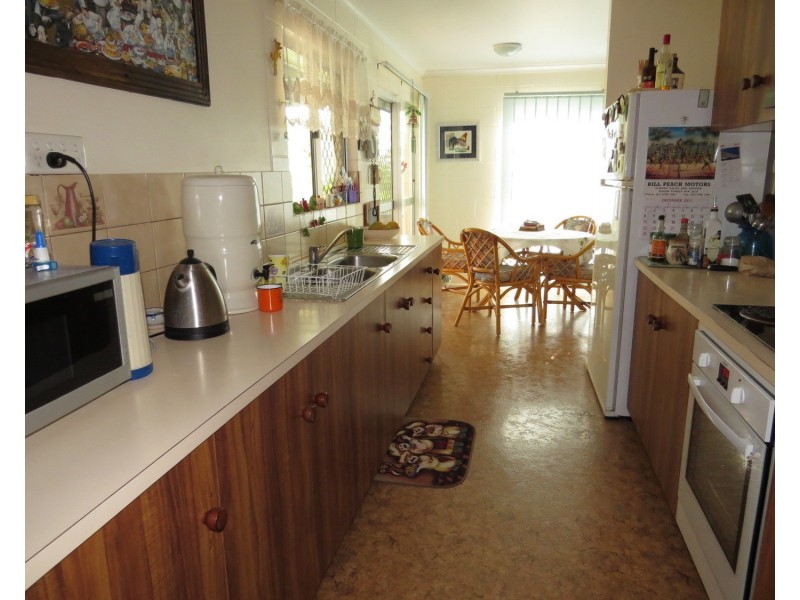 9 Sunset Crescent, Bowen QLD 4805