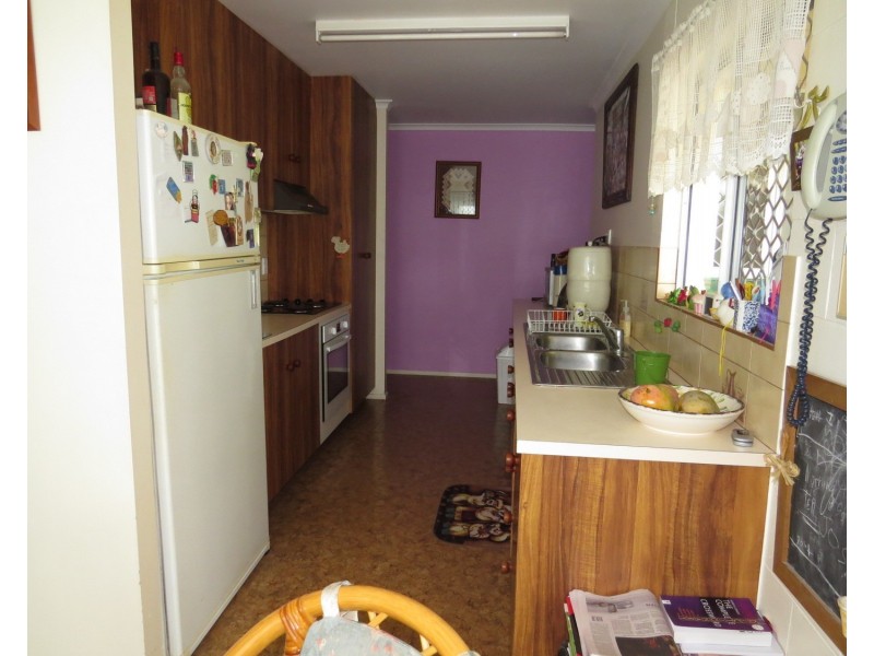 9 Sunset Crescent, Bowen QLD 4805