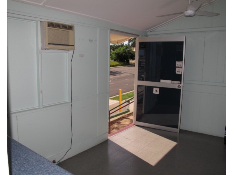 52 Herbert Street, Bowen QLD 4805