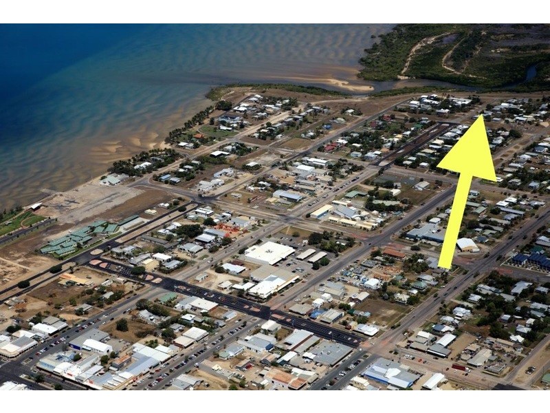 2/98 a Williams Street, Bowen QLD 4805