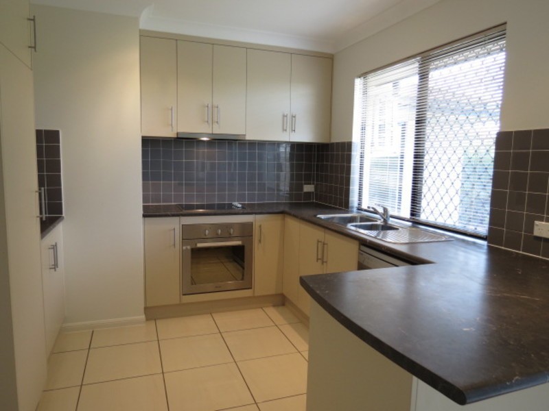 2/98 a Williams Street, Bowen QLD 4805