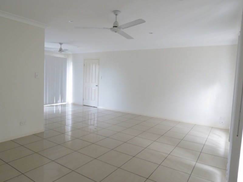 2/98 a Williams Street, Bowen QLD 4805