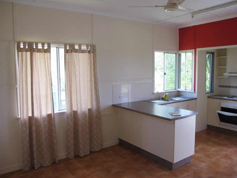 15 Russell Street, Bowen QLD 4805