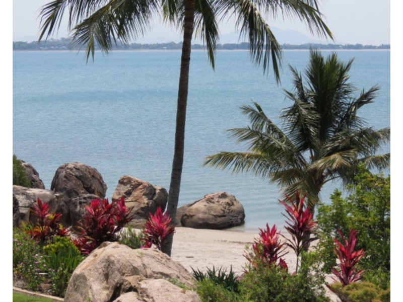 2b Horseshoe Bay Road, Bowen QLD 4805