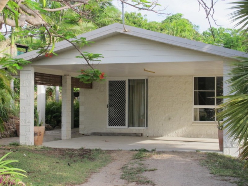 81 Poole Street, Bowen QLD 4805