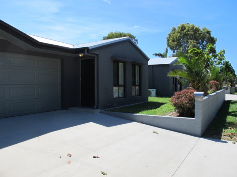 2/16 Williams Street, Bowen QLD 4805