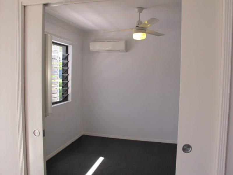 2/16 Williams Street, Bowen QLD 4805