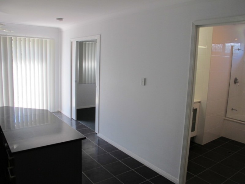 2/16 Williams Street, Bowen QLD 4805