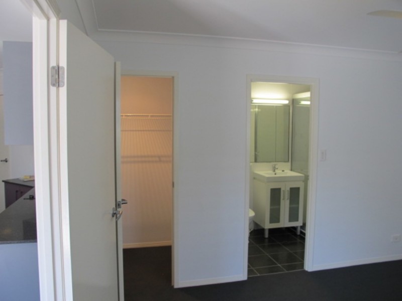 2/16 Williams Street, Bowen QLD 4805