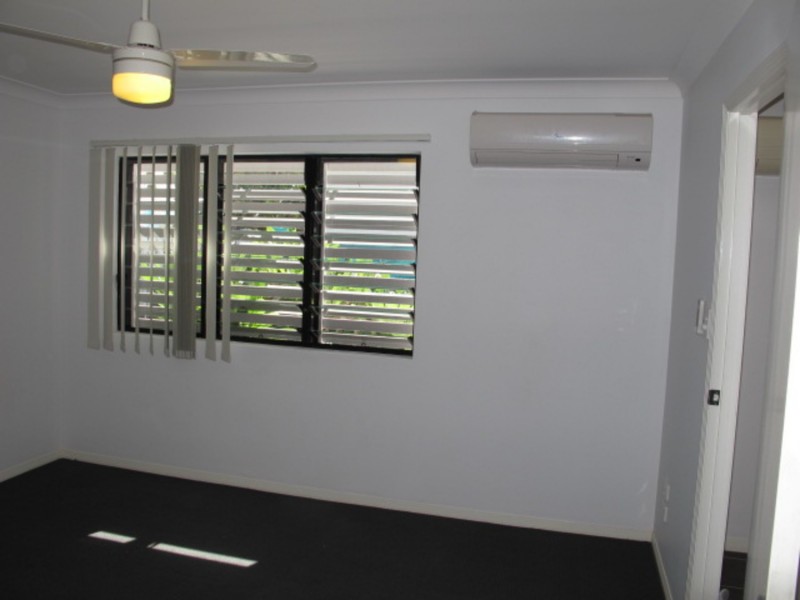 2/16 Williams Street, Bowen QLD 4805