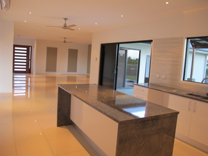 6 Silk Road, Bowen QLD 4805