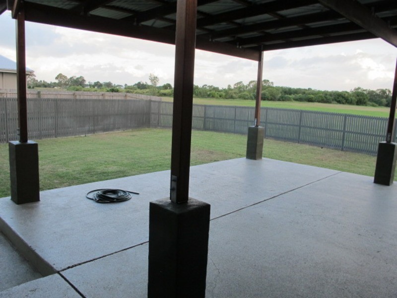 6 Silk Road, Bowen QLD 4805