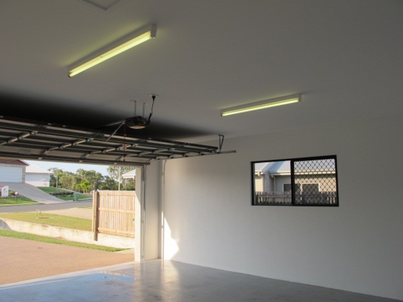 6 Silk Road, Bowen QLD 4805