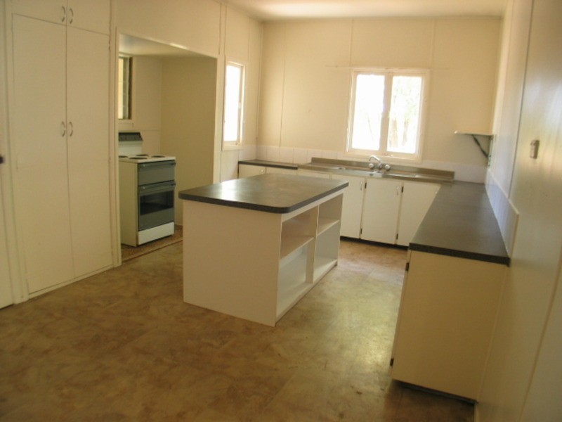 20 Murray Avenue, Bowen QLD 4805