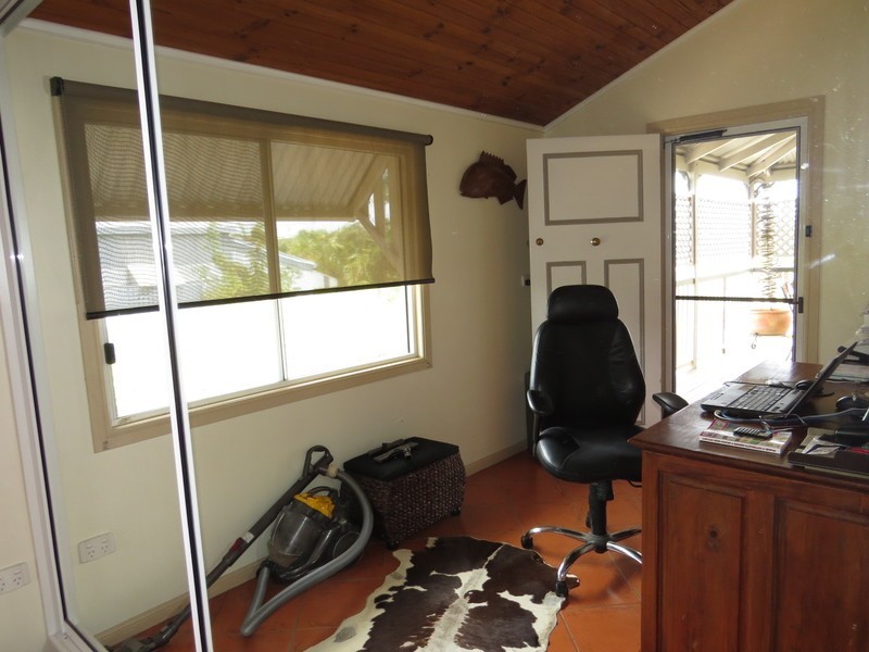 15 Poole Street, Bowen QLD 4805