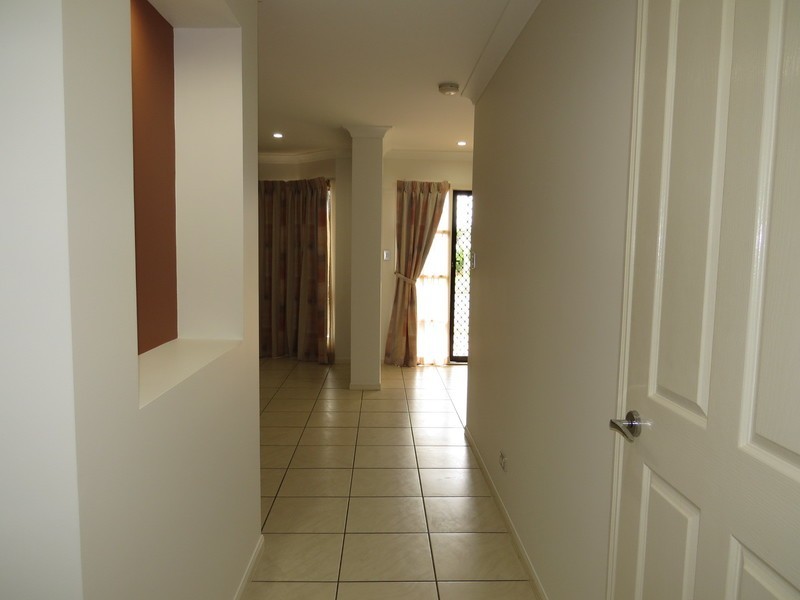 2/81 Tollington, Bowen QLD 4805