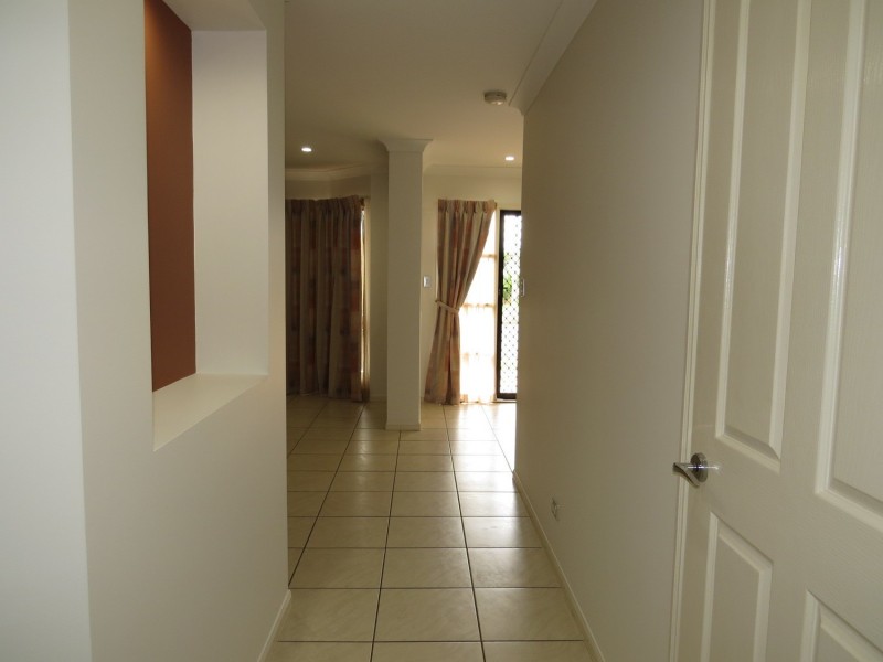 2/81 Tollington Road, Bowen QLD 4805