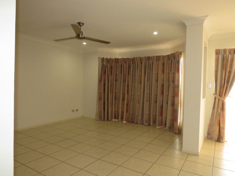 2/81 Tollington Road, Bowen QLD 4805