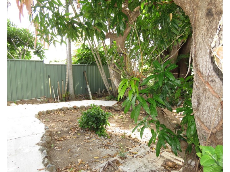 36  Gloucester Street, Bowen QLD 4805