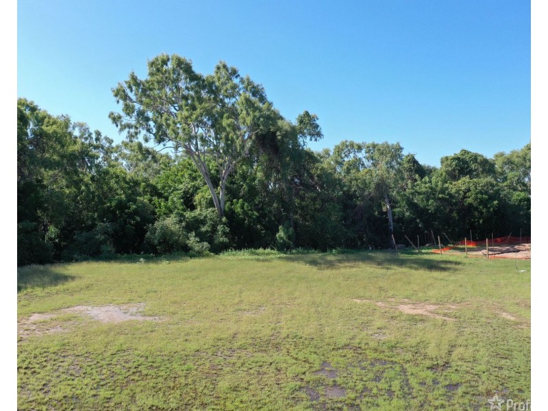 20 Silk Road, Bowen QLD 4805