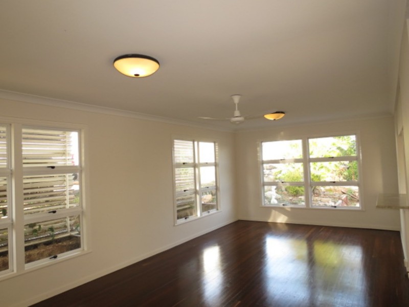 77 Livingstone Street, Bowen QLD 4805