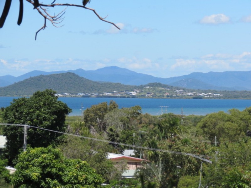 77 Livingstone Street, Bowen QLD 4805