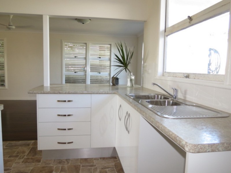 77 Livingstone Street, Bowen QLD 4805