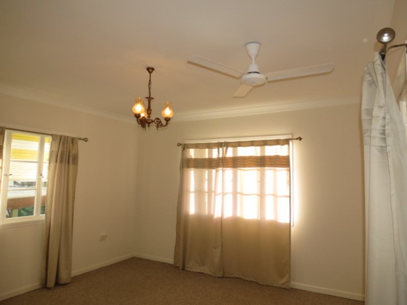 77 Livingstone Street, Bowen QLD 4805