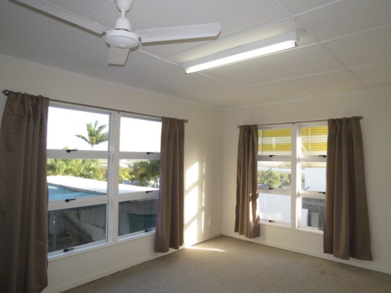 77 Livingstone Street, Bowen QLD 4805