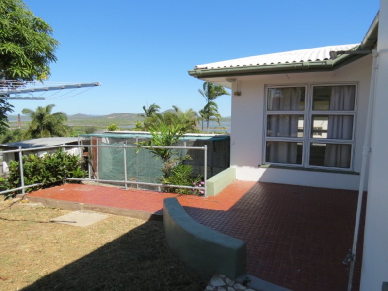 77 Livingstone Street, Bowen QLD 4805